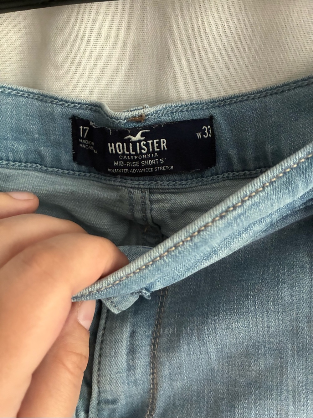 Hollister Jean Shorts Light Wash Distressed Denim Size 17 - Picture 1 of 9